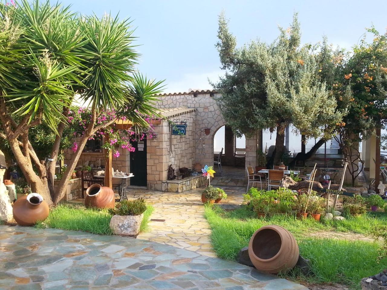 Aparthotel Irides à Souvala Extérieur photo